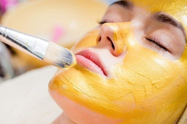 Процедура желтого пилинга для омоложения кожи
